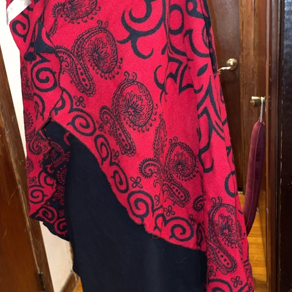 Reversible pashmina wrap vest - Picture 3 of 12